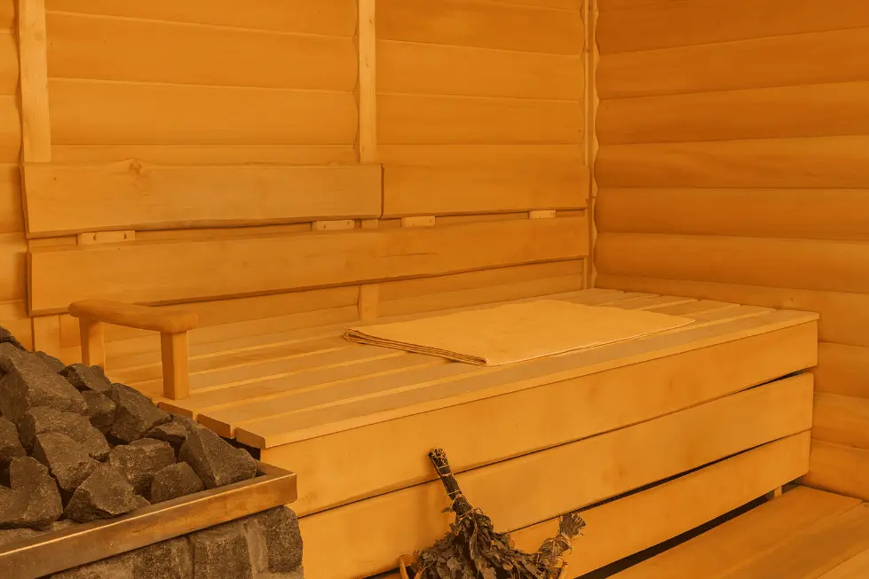 Летняя баня: как не перегреться и получить удовольствие от парения Летняя баня: как не перегреться и получить удовольствие от парения