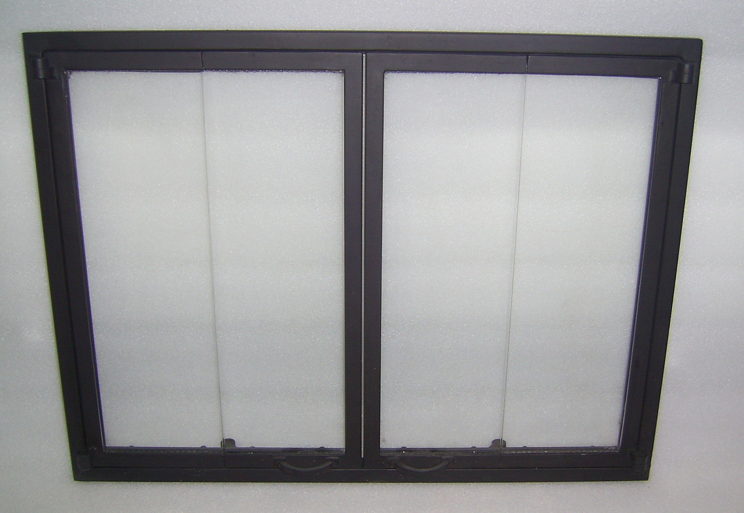 Дверь каминная с раздвижными стеклами